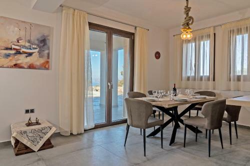 Stunning 4-bedroom Villa With Private Pool.