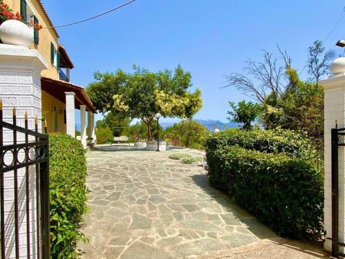 Villa Bouritsa With Private Pool
