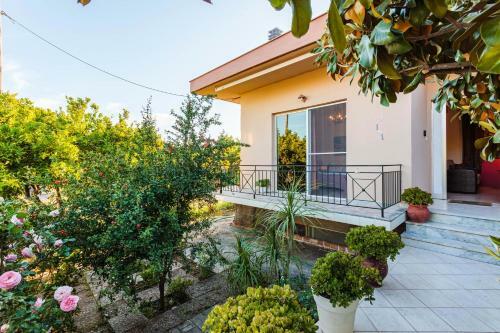 Stylish Seaside Home - Fully Equipped, Big Terrace