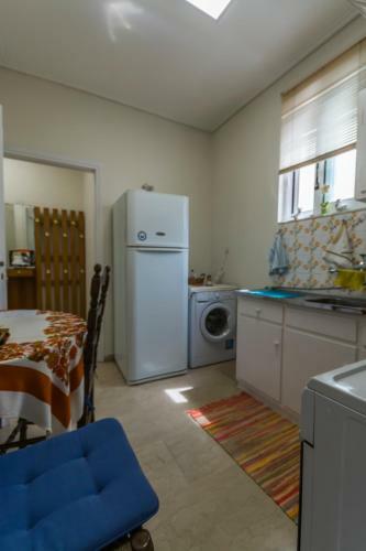 Cozy & Quiet Central Apartment
