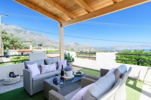 Casa Vasilia Traditional Home