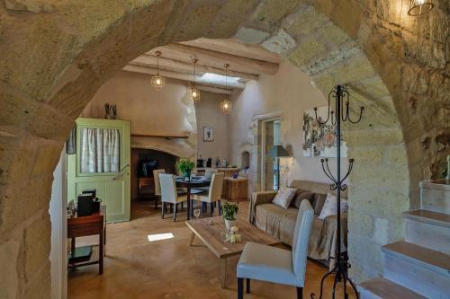 Holiday Home, Kastellos