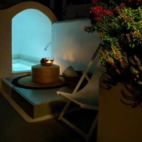Betty's Home Santorini