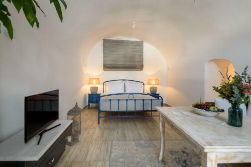 Betty's Home Santorini