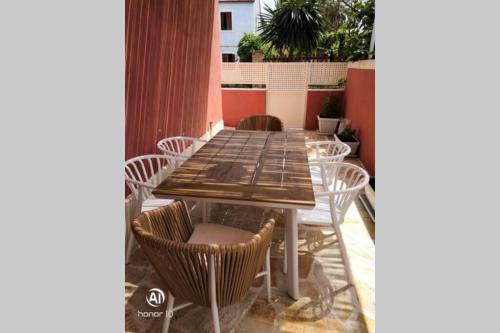Lefko?s House- Contemporary, Fully Renovated House