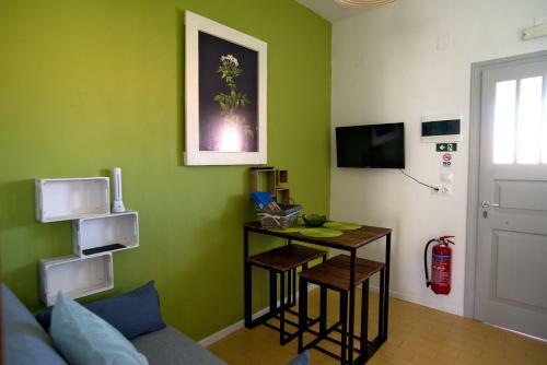 Nicola's Apartments