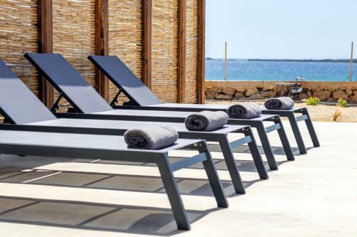 Cato Agro 1, Seafront Villa With Private Pool
