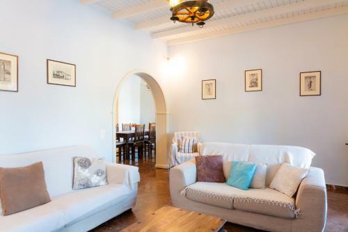 Villa Dimitris - Just 600 Meters Away From The Beach!!!