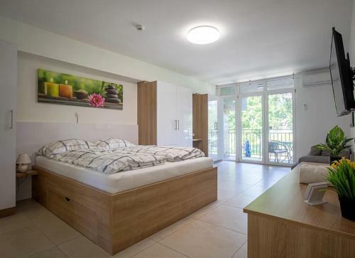 Tisza Gy�ngye Apartmanh�z