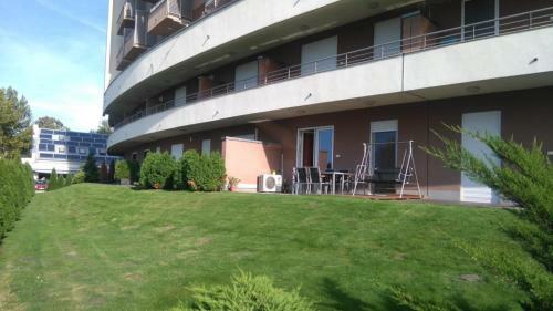 Aranypart Club218 Beatrix Wellness Apartman