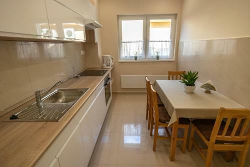 Edit Apartman