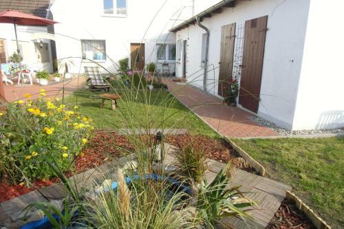 Ostseenahe Gartenidylle Eg