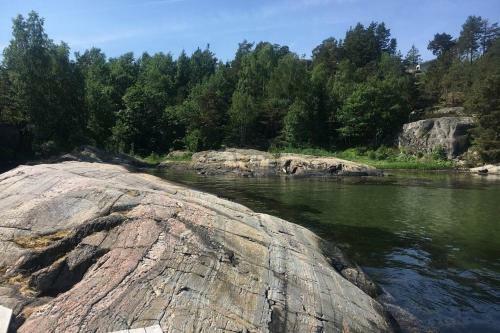 Newly Renovated Rustic Seaside Cabin B�r�y 3 Boat