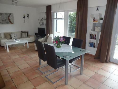 Ferienh�user Rh�n - Haus Natalie & Haus Helene