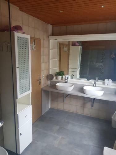 Ferienh�user Rh�n - Haus Natalie & Haus Helene