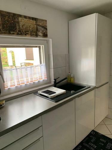 Modernes Haus Auf Gro�em Grundst�ck Im Gr�nen