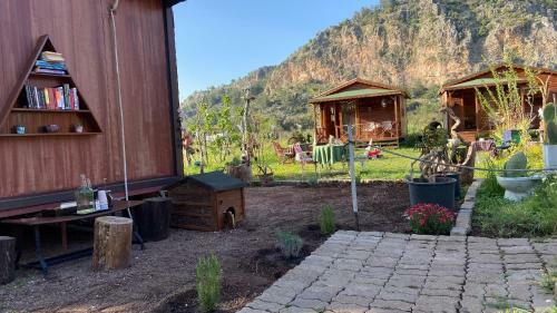 Bed & Breakfast Nehir Bungalow, Mandarin