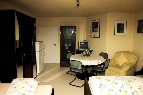 Hostal Caruso Pension Und Pizzeria