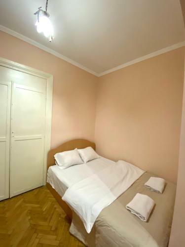 Apartment On Zaliznychna Street