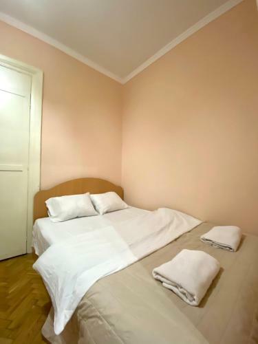 Apartment On Zaliznychna Street