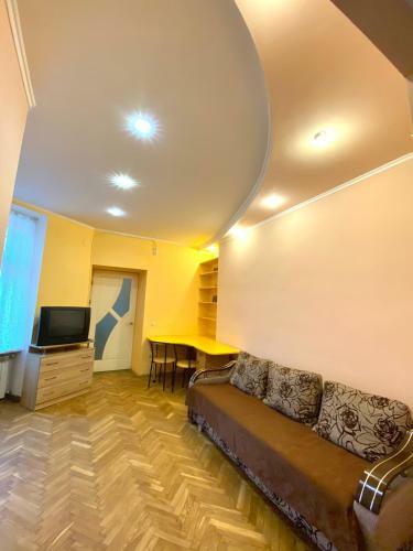 Apartment On Zaliznychna Street