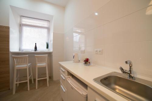 Mini-smart Economy Apartment On Saint Teodor 5