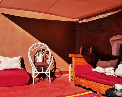 Hostal Monkey Fingers By Fatima Mellal