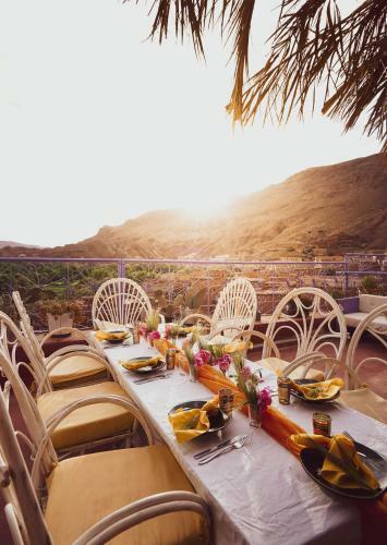Hostal Monkey Fingers By Fatima Mellal
