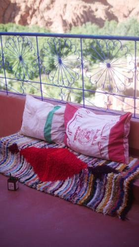 Hostal Monkey Fingers By Fatima Mellal