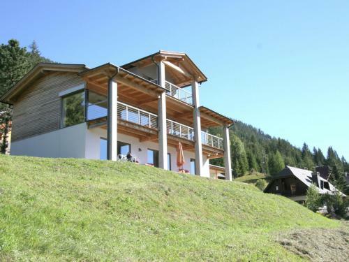 Holiday Home Bella Isa Weissensee