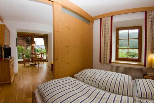 Agroturismo Ferienhof Obergasser Und Bergblick