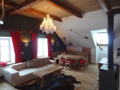 Posada Ansitz Burg Heimfels
