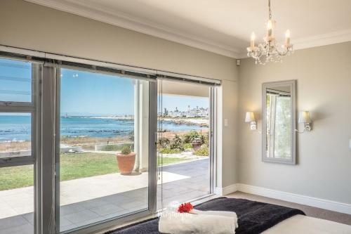 Bluecrest Villa