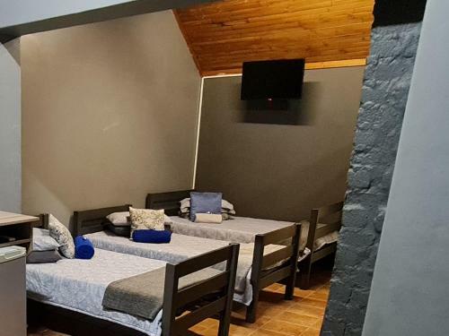 Bed & Breakfast Sleepover @194