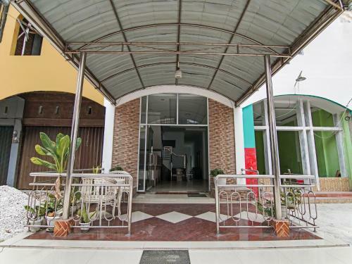 Oyo 90897 Hotel Sepupu Satria