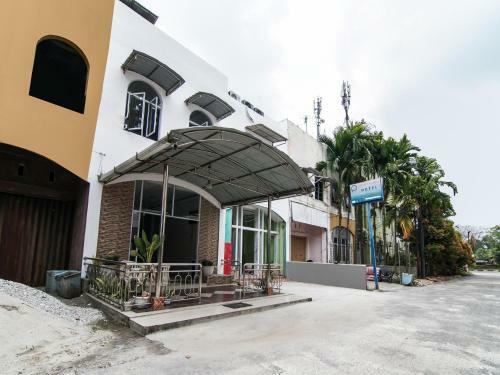 Oyo 90897 Hotel Sepupu Satria