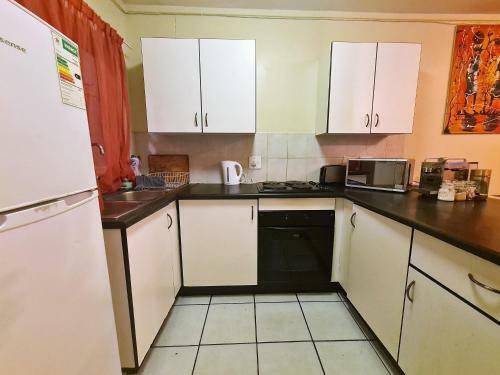 Menlyn Maine Apartments, Menlyn Place