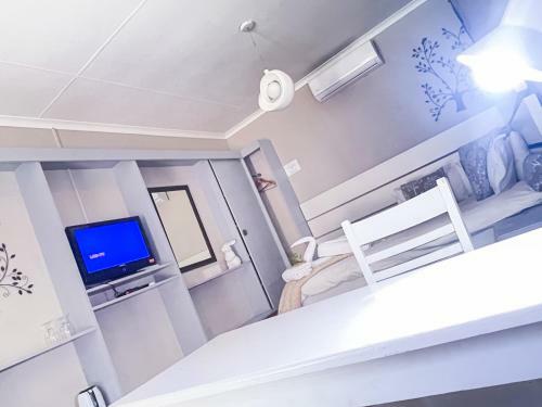 Hostal Amorus Guesthouse