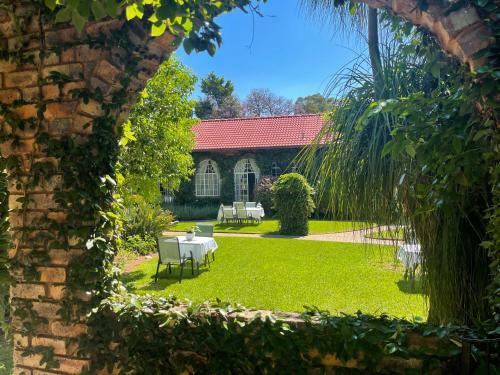 Hostal Amorus Guesthouse