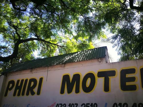 Hostal Phiri Motel