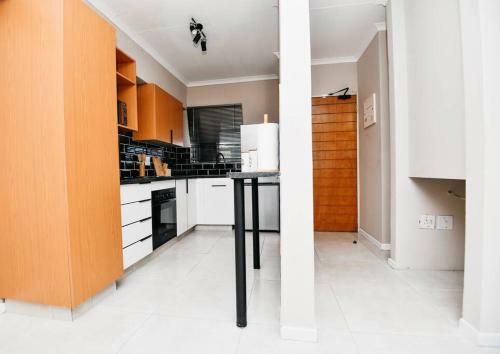 Smart & Modern Apartment @ Menlyn Place