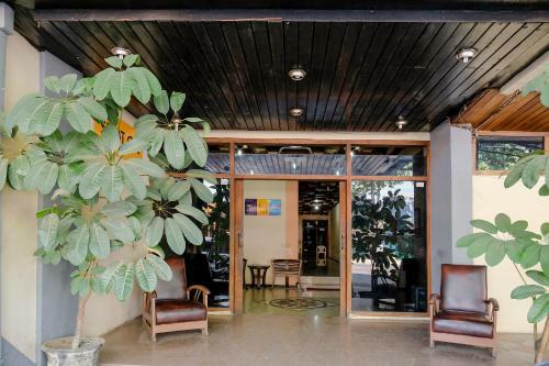 Spot On 1761 Hotel Dirgahayu