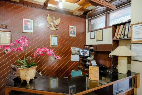 Spot On 1761 Hotel Dirgahayu