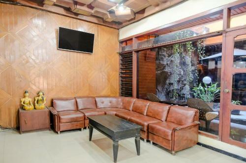 Spot On 1761 Hotel Dirgahayu