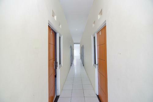 Hotel Oyo Life 2751 Deyo Kost