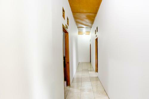 Spot On 2584 Hotel Karya Nunggal Asri