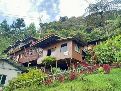 Oyo Home 90430 Mountain Resthouse