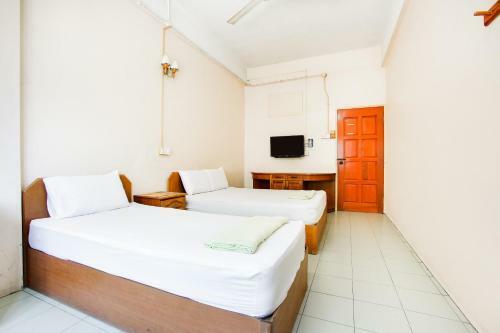 Spot On 89626 Hotel Dinar