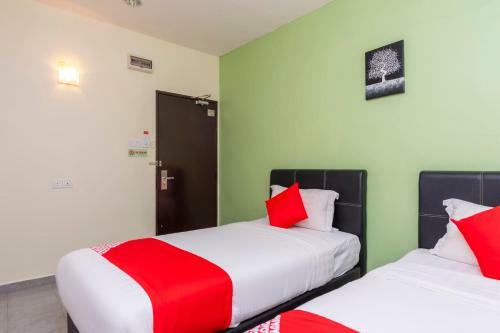 Oyo 756 Muar City Hotel