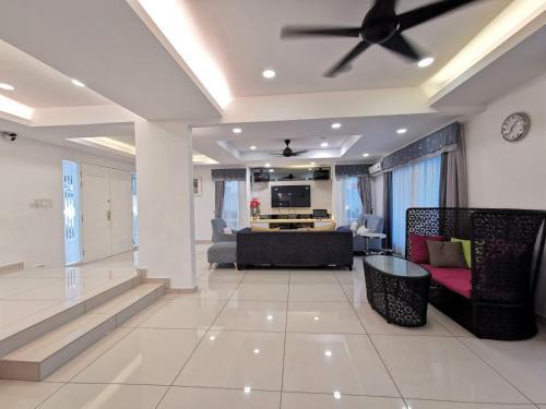 Hostal Secret Garden Warni Villa (muar)
